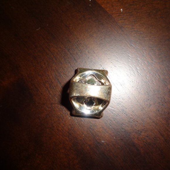 Oversized faux crystal ring- costume jewelry - Picture 6 of 9